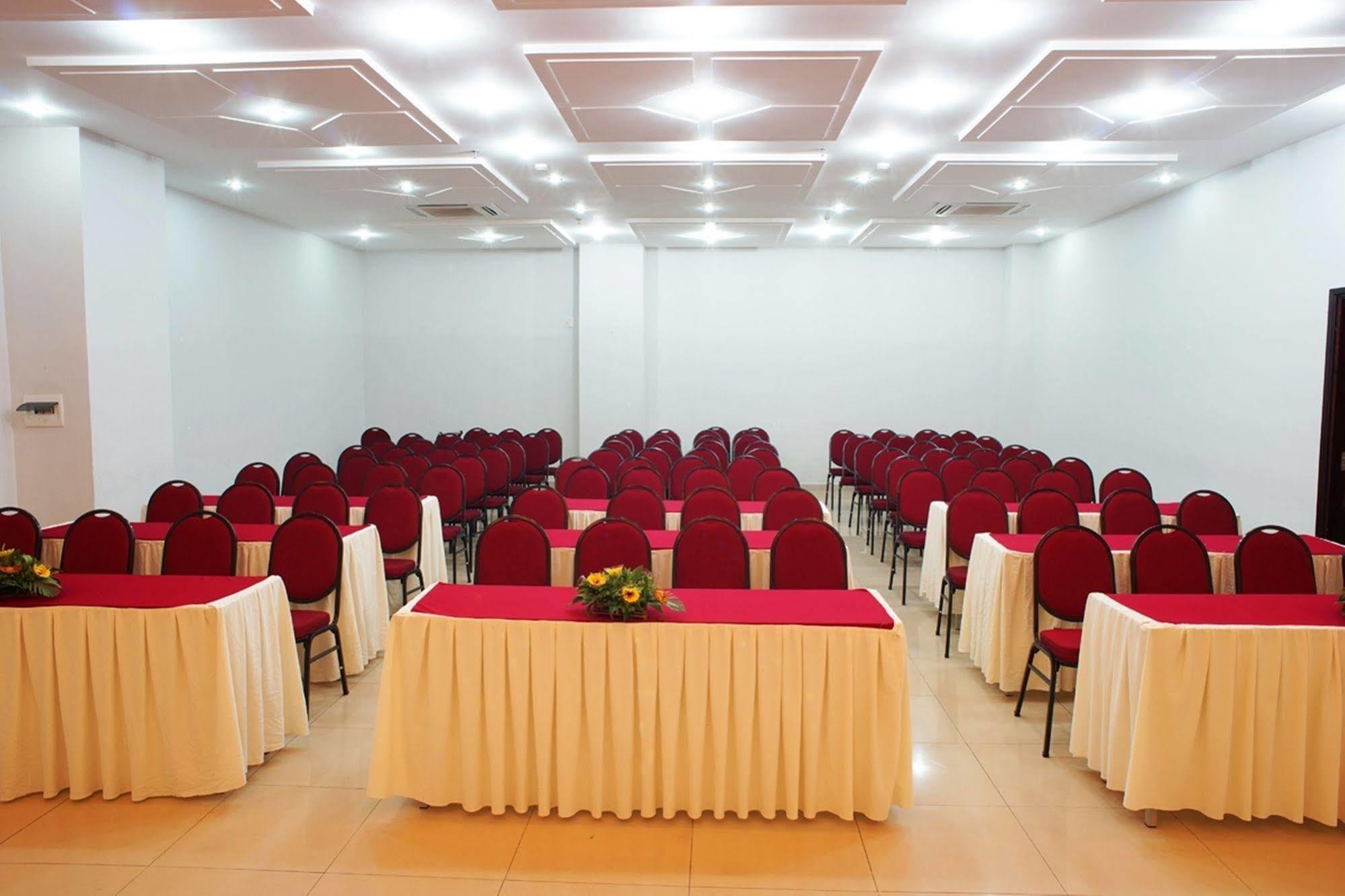Vian Hotel Da Nang Esterno foto
